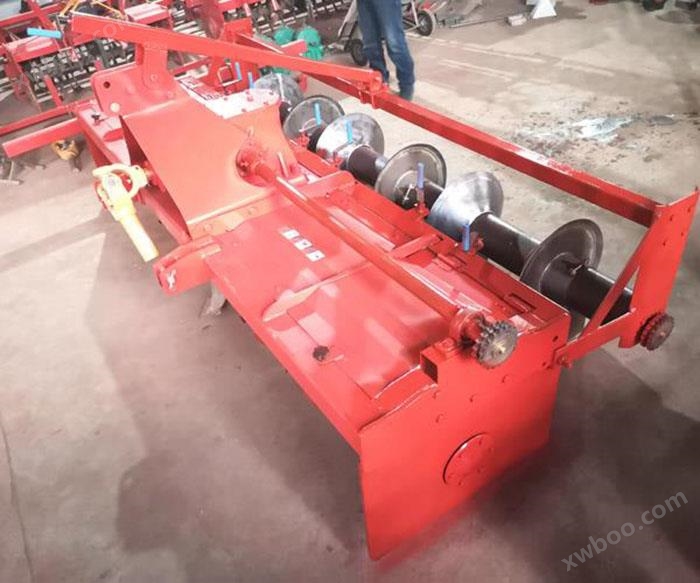 Rotary tillage, ridging, and compaction integrated machine