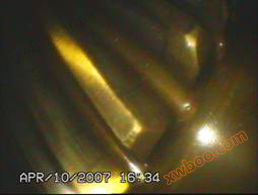 通过内窥镜看到的齿轮箱内部情况