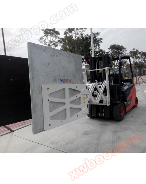 Push out cardboard box clip