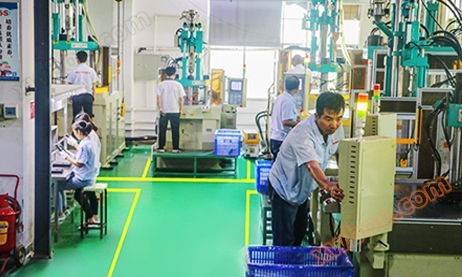 东莞市马驰科立式注塑加工车间