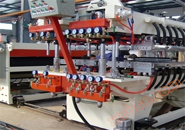 Výrobní linky pro dvouvrstvové a třívrstvové extrusové desky ABA