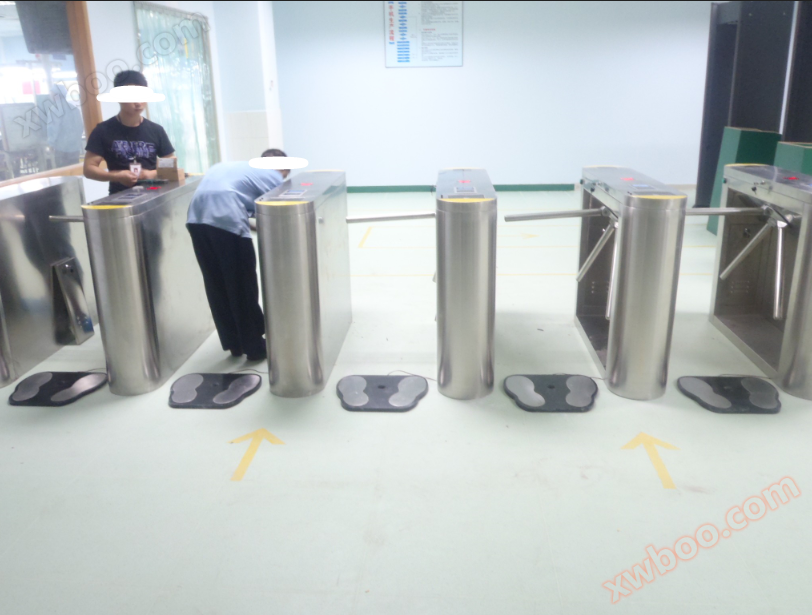 Електростатична система за контрол на достъпа с три ролка без свързване с карта