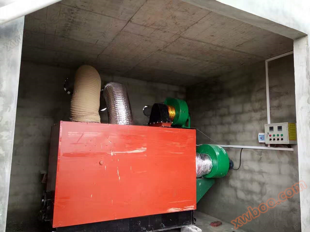 Double fan hot blast stove